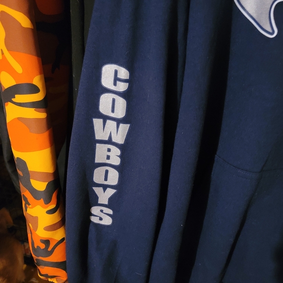 Dallas Cowboys x Batman Hoodie - Picture 5 of 7